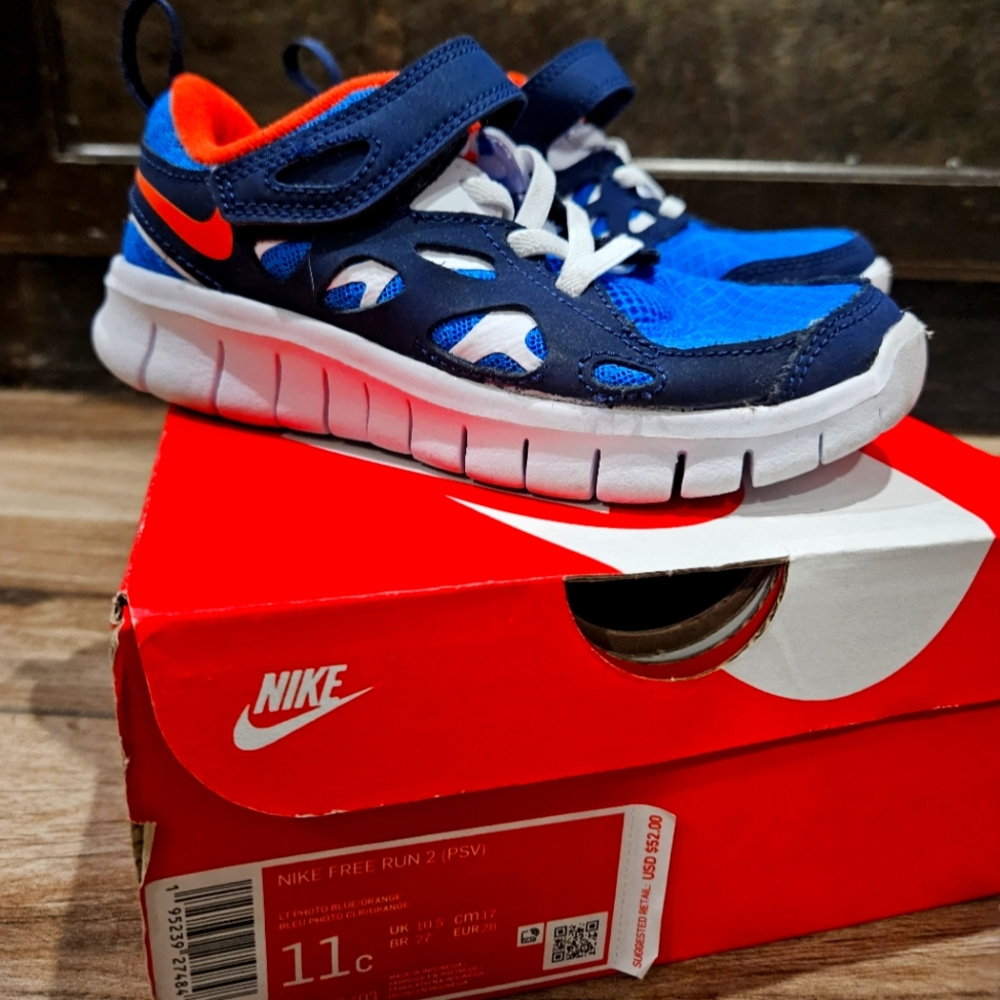 NIKE boys free run